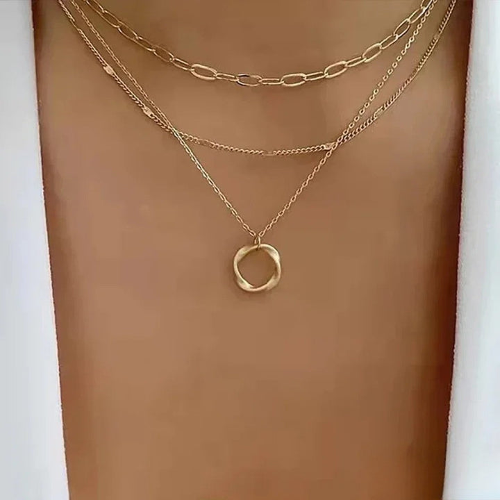 Avine – Retro Necklace in Gold Look