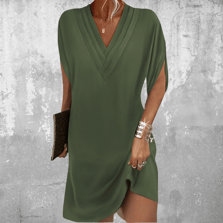 Amelia - Elegant Belly-Covering Dress
