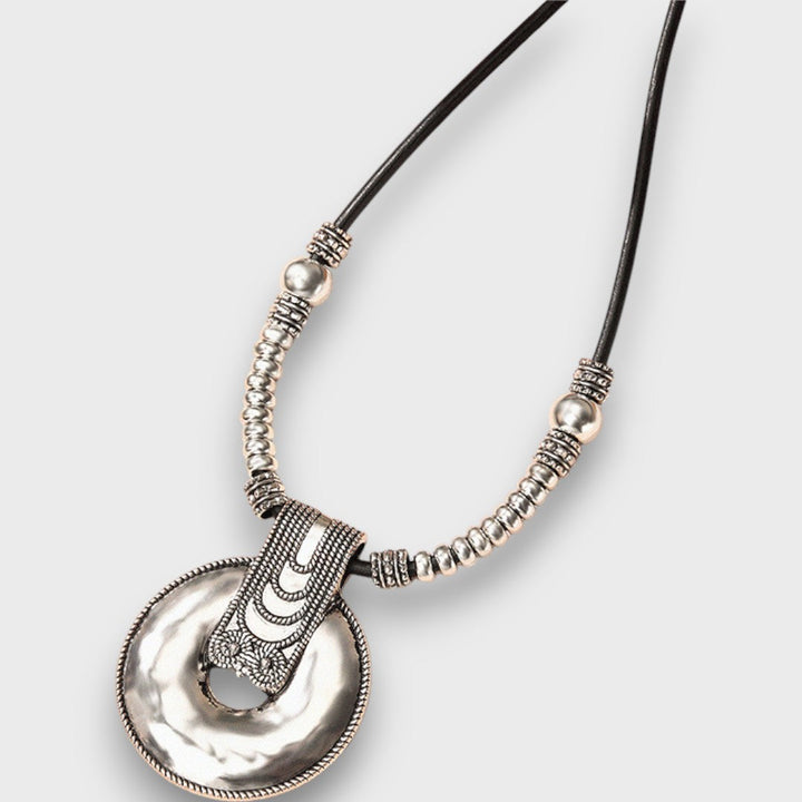 Jorayne – Vintage boho necklace with ring pendant
