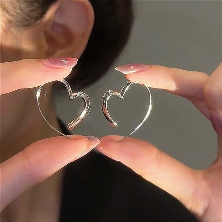 Valenne – Open Heart Thread Earrings with Modern Grace
