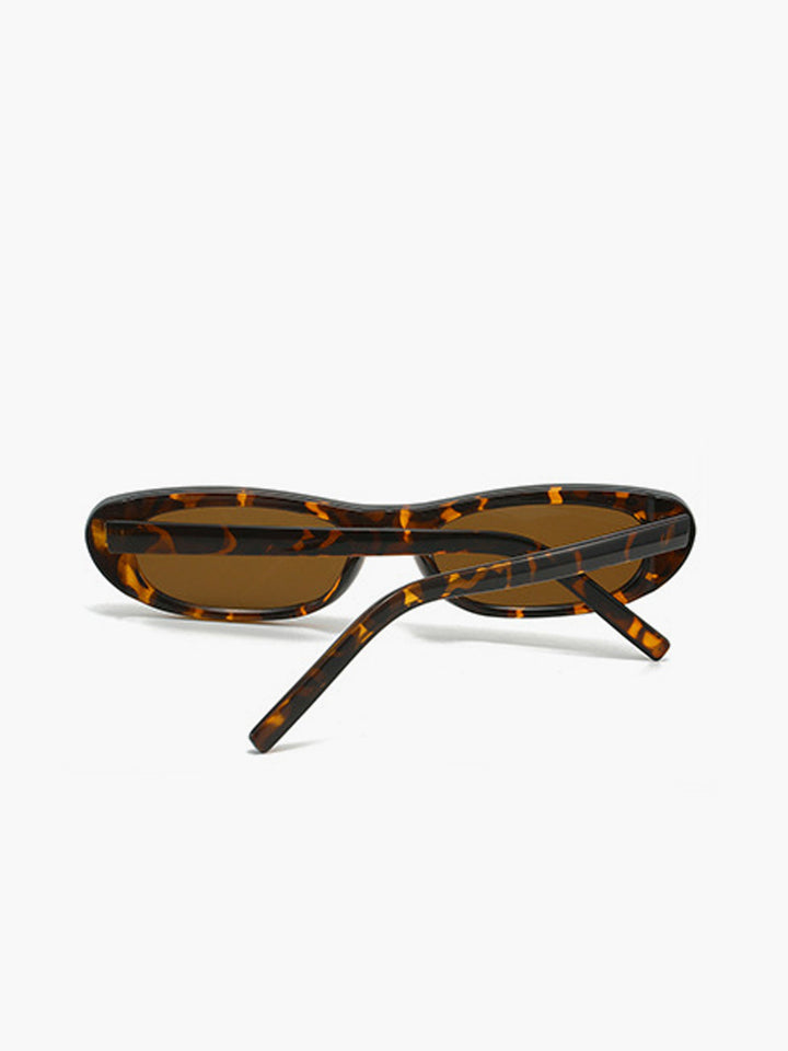 Sunglasses, brown oval frame with tortoiseshell pattern, polycarbonate, Women
