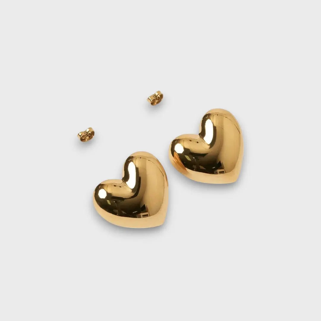Harpy – Heart-Shaped Stud Earrings