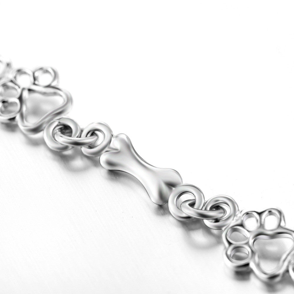 Solana – Paw and Bone Chain Bracelet with Quiet Charm