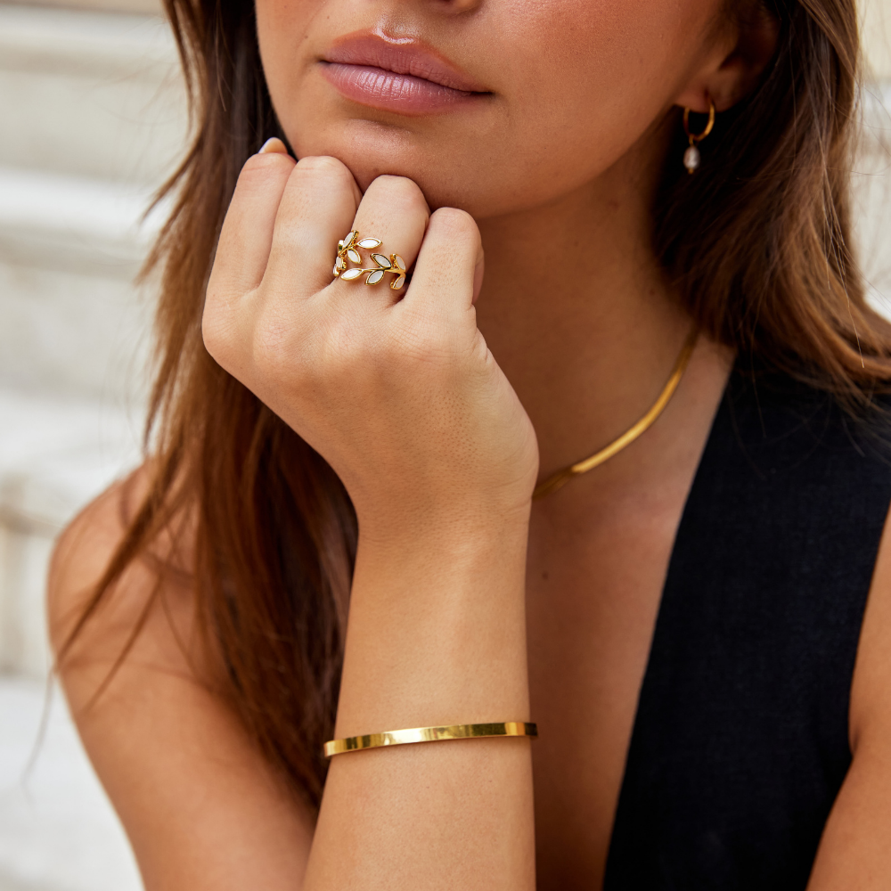 Arden – Sculpted Leaf Ring