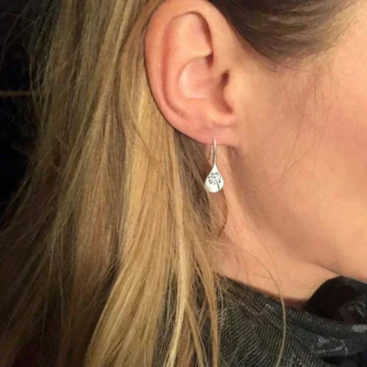 Parisse – Vintage Earrings with Timeless Charm
