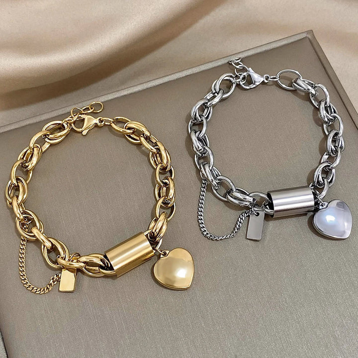 Amoria – Gold Chain Bracelet with Heart Accent