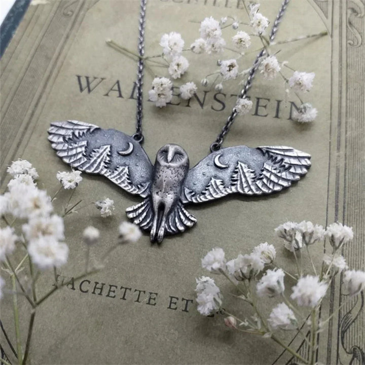 Lunareth – Vintage Owl Moon Necklace with Mystical Depth