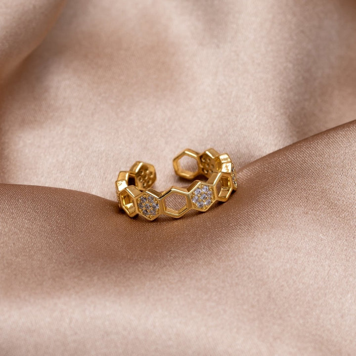 Solenna – Honeycomb Crystal Ring