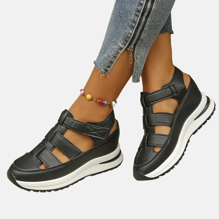 Madison | Women's Comfortable Flat Sandals - Gold