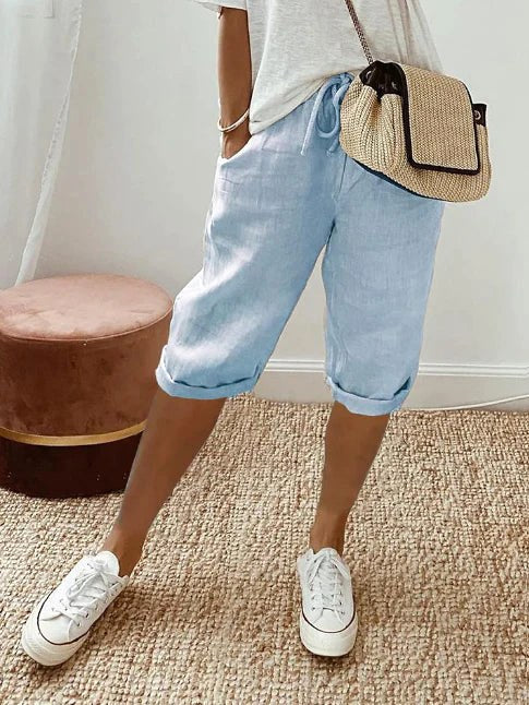 Sienna | Women's Lightweight Capri Trousers with Elasticated Waist, Drawstring Cropped Trousers | The Shrader Sisters | Hemelsblauw