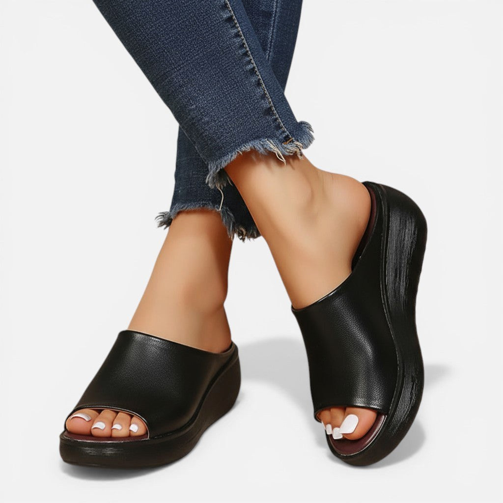 Tahnee | Women's Orthopaedic Slip-On Sandals, Comfort Everyday Sandals | The Shrader Sisters | Marrón